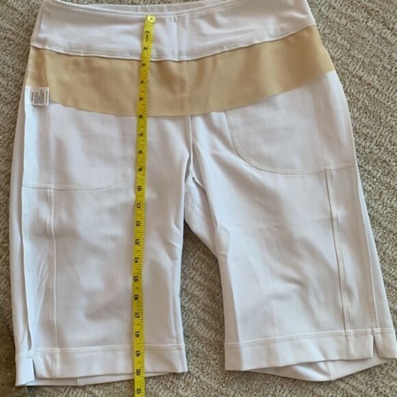 Tail Women’s Golf Shorts Bermuda Length Sz 8 - Picture 8 of 11